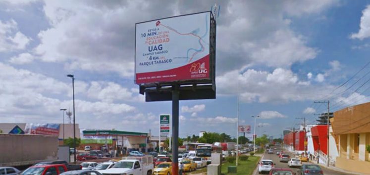 Espectaculares en contraflujo en Europlaza